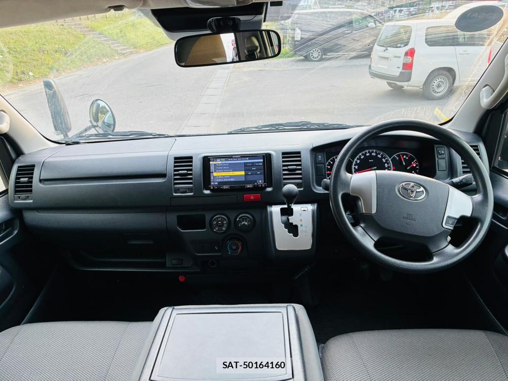 Toyota HIACE VAN 2019-07 8298910-12