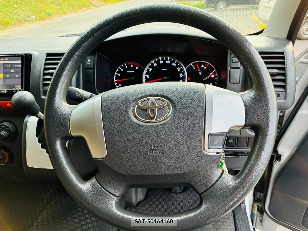 Toyota HIACE VAN 2019-07 8298910-14