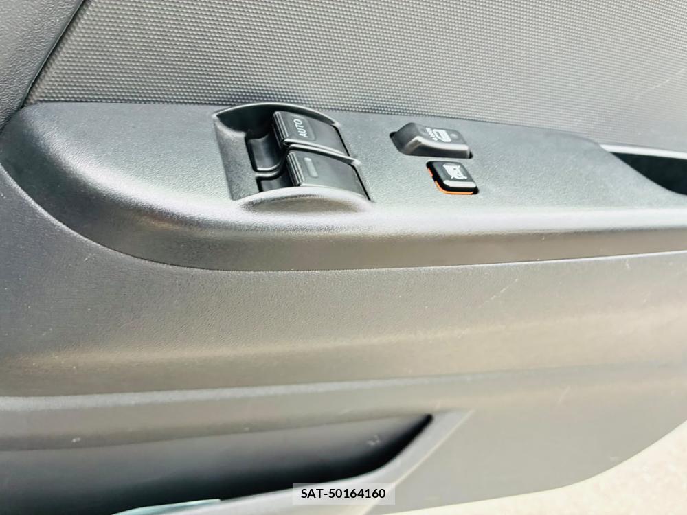 Toyota HIACE VAN 2019-07 8298910-21