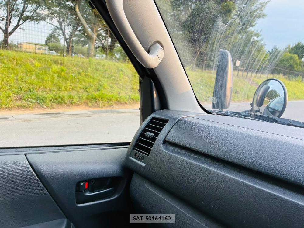 Toyota HIACE VAN 2019-07 8298910-22