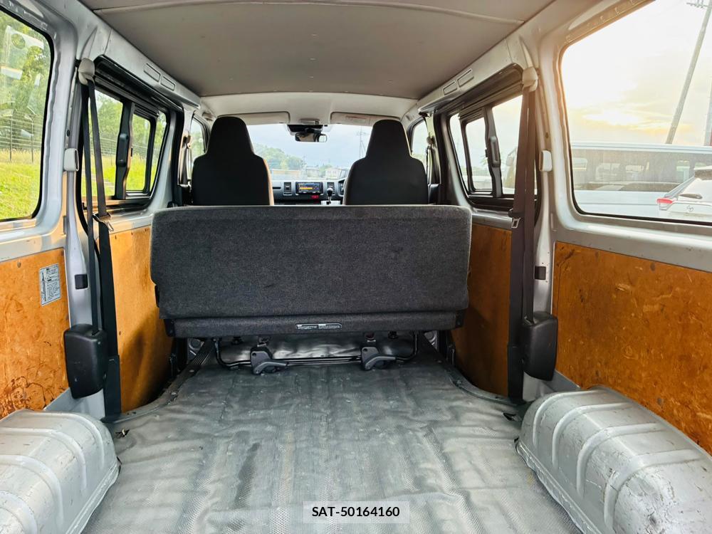 Toyota HIACE VAN 2019-07 8298910-26