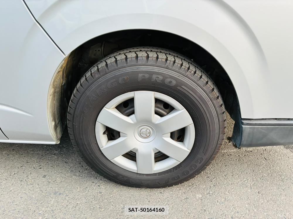Toyota HIACE VAN 2019-07 8298910-30