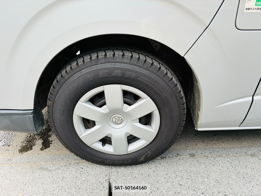 Toyota HIACE VAN 2019-07 8298910-31