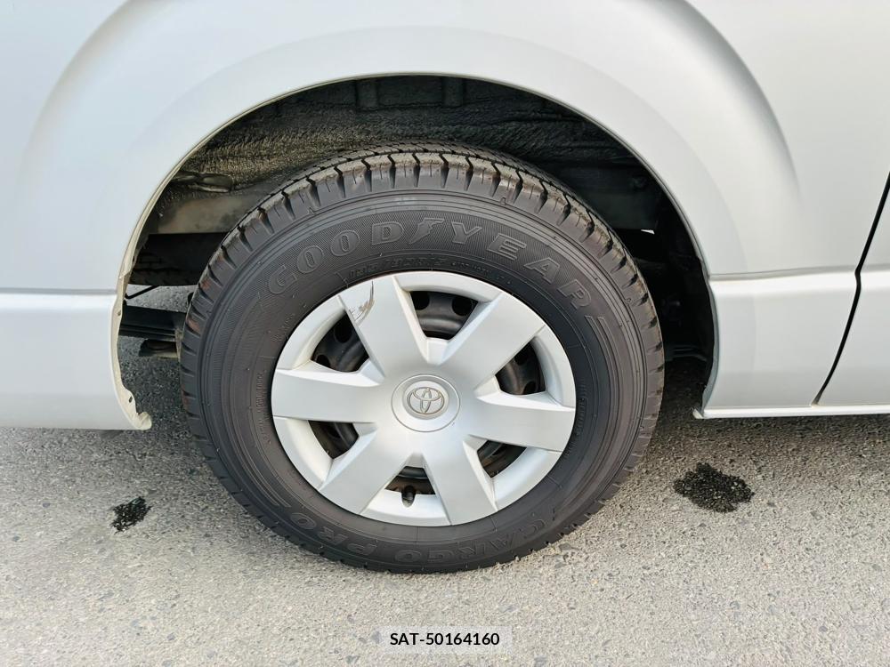 Toyota HIACE VAN 2019-07 8298910-32