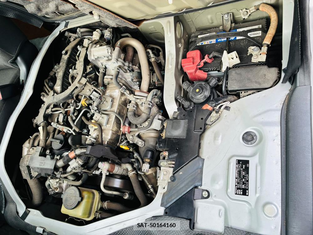 Toyota HIACE VAN 2019-07 8298910-35