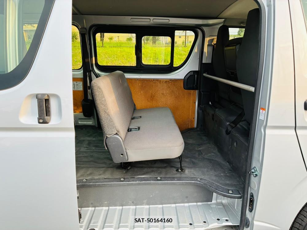Toyota HIACE VAN 2019-07 8298910-8