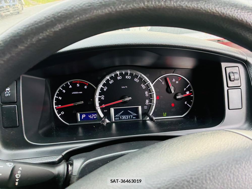 Toyota HIACE VAN 2019-07 8298909-15