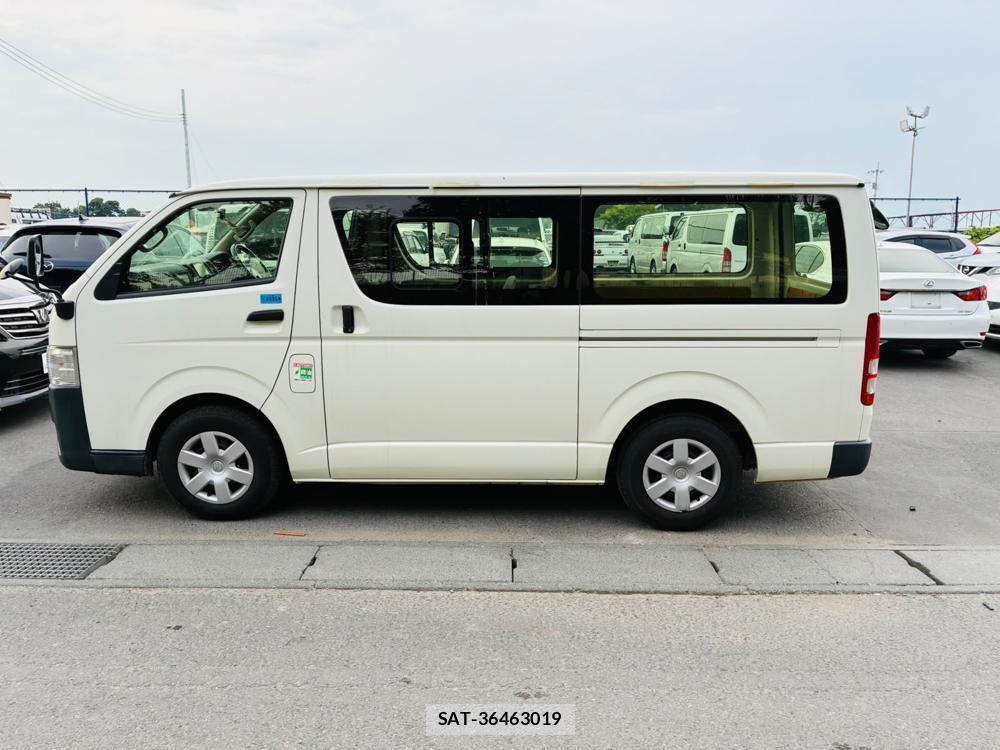 Toyota HIACE VAN 2019-07 8298909-1