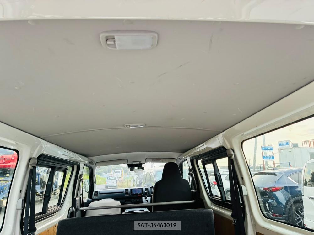 Toyota HIACE VAN 2019-07 8298909-22