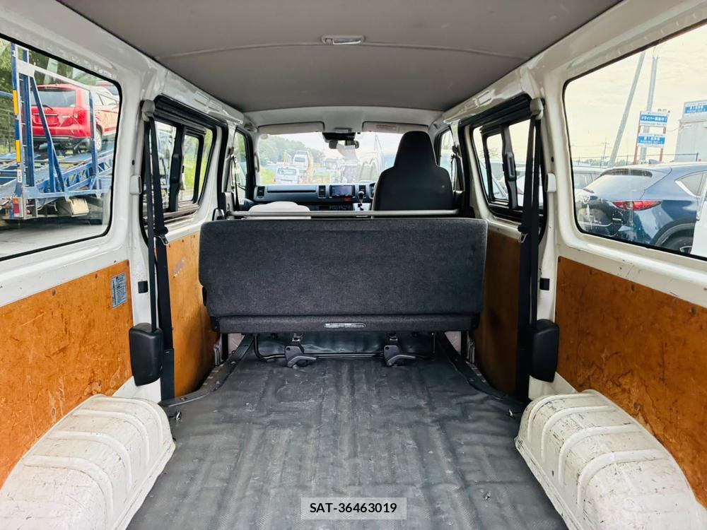 Toyota HIACE VAN 2019-07 8298909-23