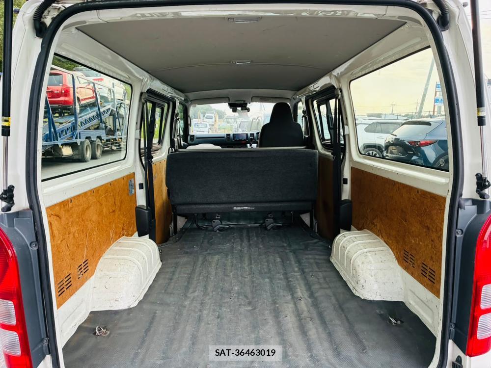 Toyota HIACE VAN 2019-07 8298909-24