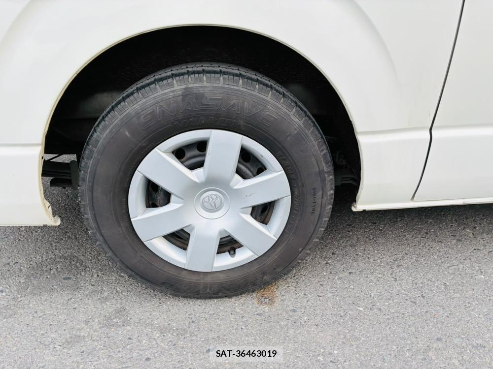 Toyota HIACE VAN 2019-07 8298909-26