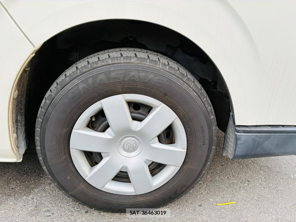 Toyota HIACE VAN 2019-07 8298909-27