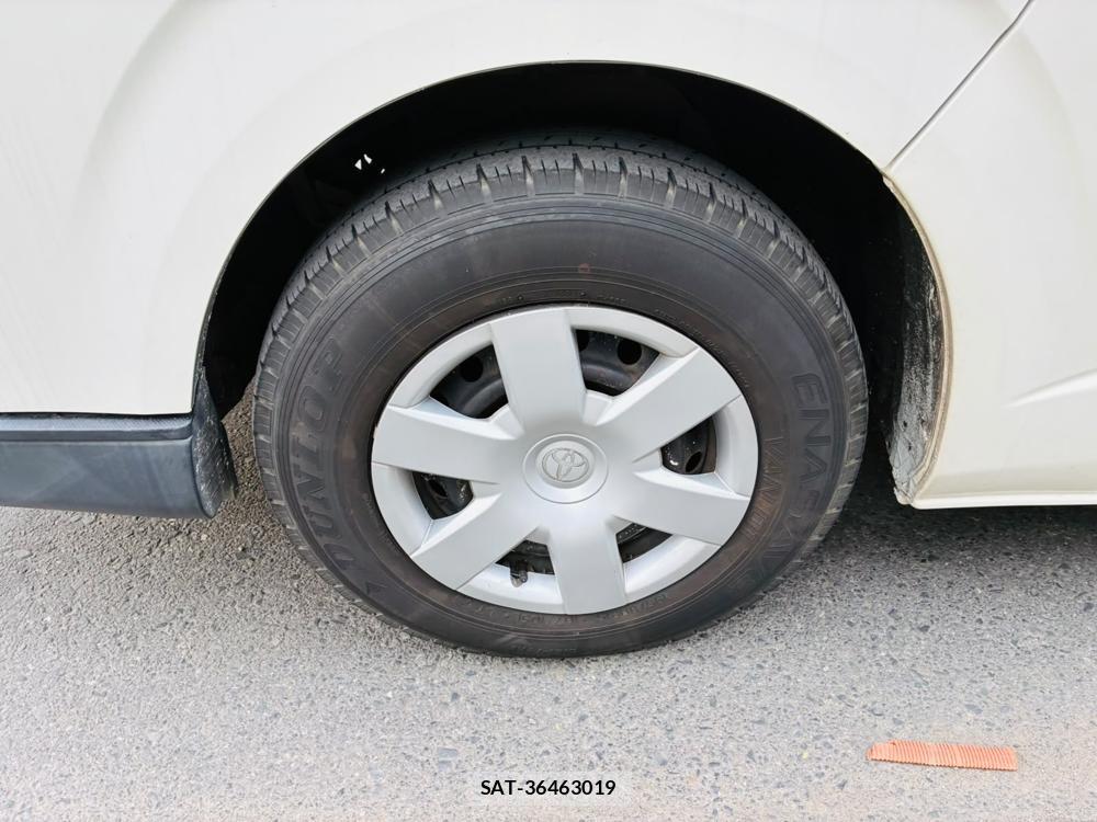 Toyota HIACE VAN 2019-07 8298909-28