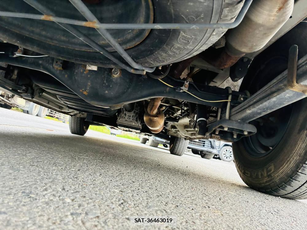 Toyota HIACE VAN 2019-07 8298909-35