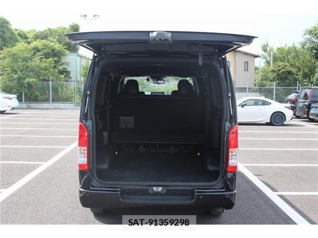 Toyota HIACE VAN 2023-03 8525137-14