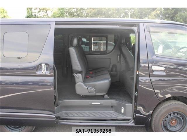 Toyota HIACE VAN 2023-03 8525137-24