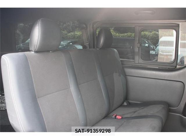 Toyota HIACE VAN 2023-03 8525137-26