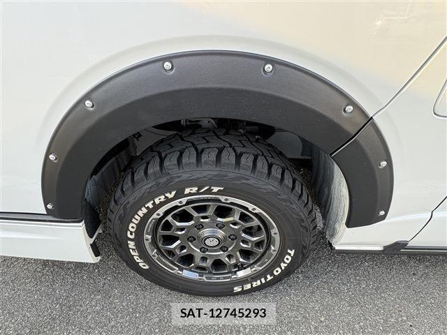 Toyota HIACE VAN 2025-08 8525134-12