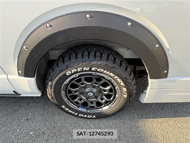 Toyota HIACE VAN 2025-08 8525134-13