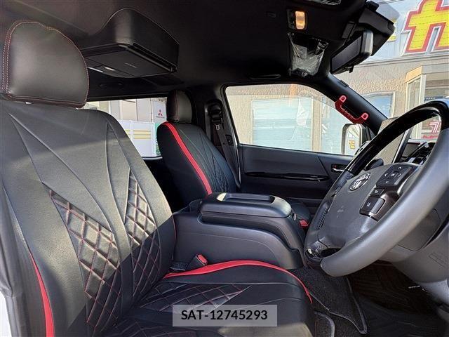 Toyota HIACE VAN 2025-08 8525134-14