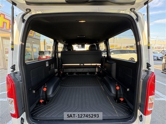 Toyota HIACE VAN 2025-08 8525134-25