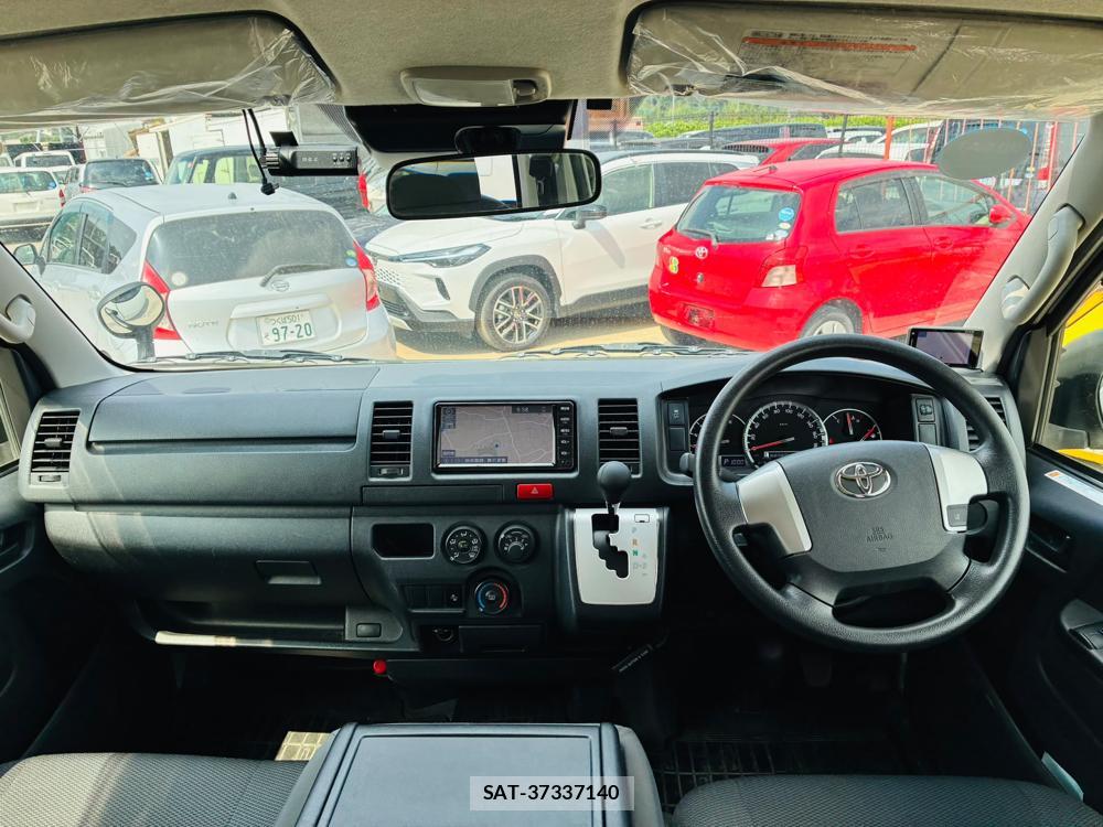 Toyota HIACE VAN 2019-07 8329539-12