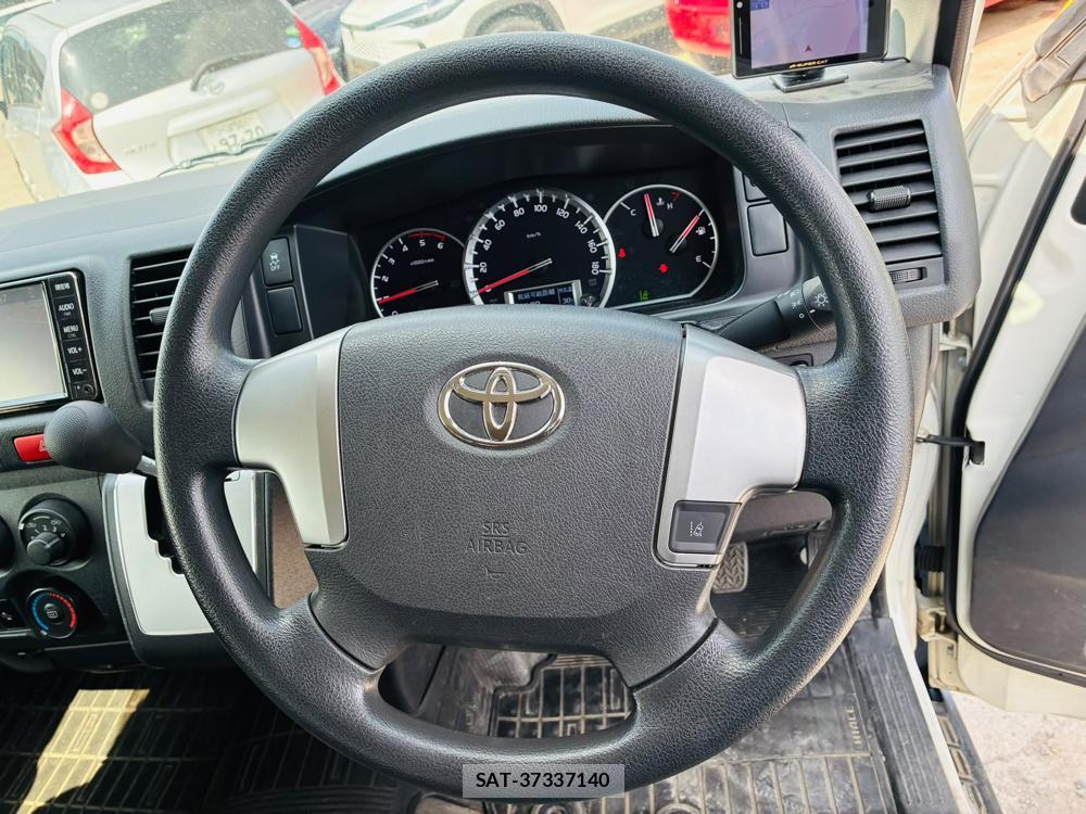 Toyota HIACE VAN 2019-07 8329539-14