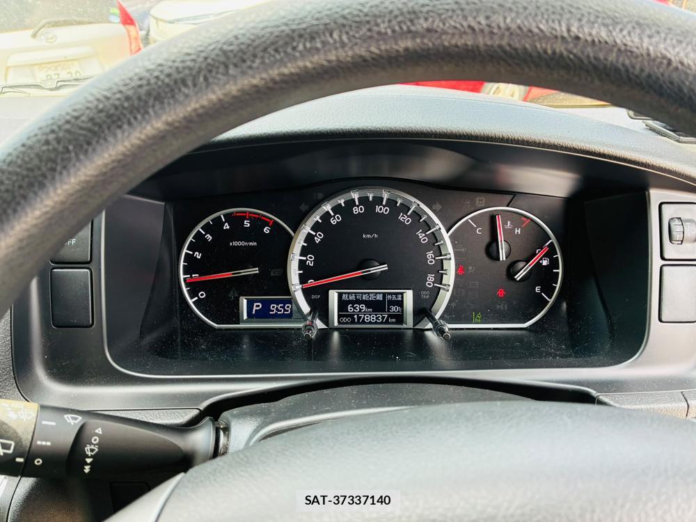 Toyota HIACE VAN 2019-07 8329539-15