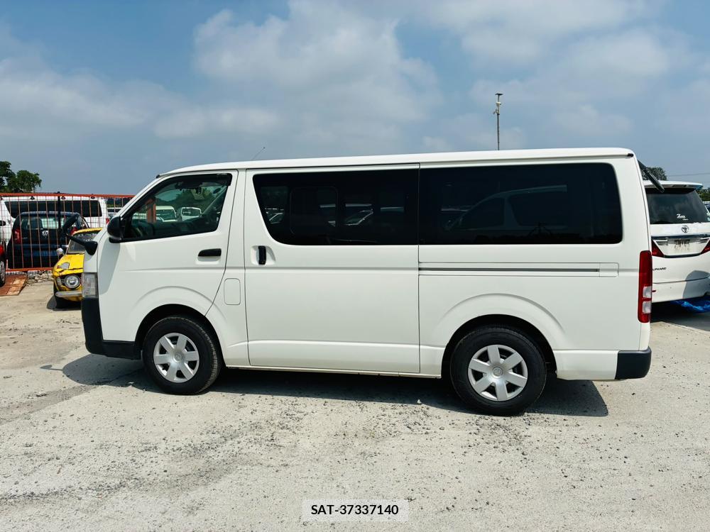Toyota HIACE VAN 2019-07 8329539-1