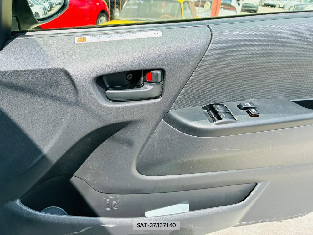 Toyota HIACE VAN 2019-07 8329539-21