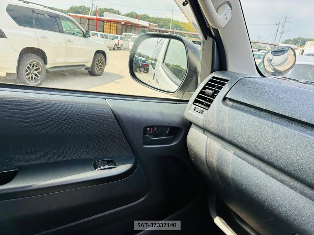 Toyota HIACE VAN 2019-07 8329539-22