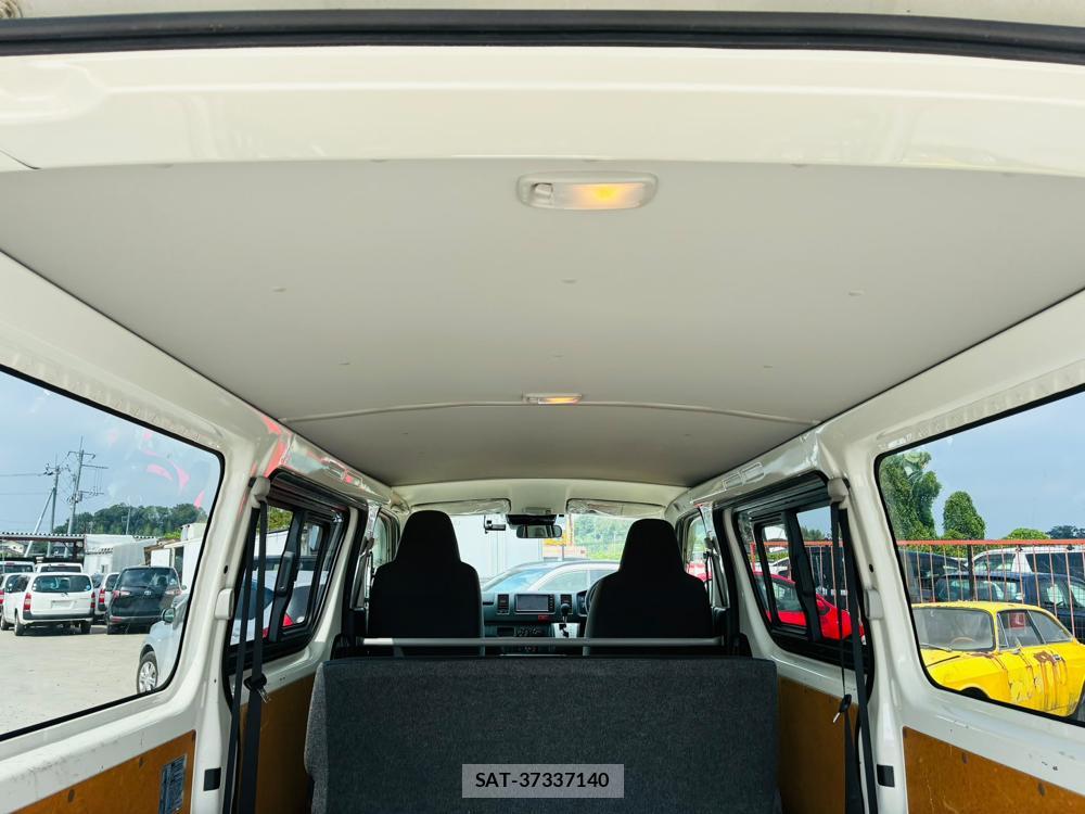 Toyota HIACE VAN 2019-07 8329539-23
