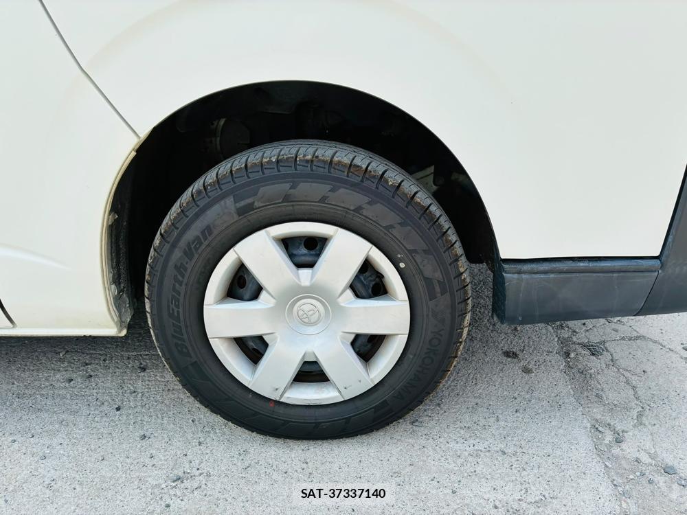 Toyota HIACE VAN 2019-07 8329539-27