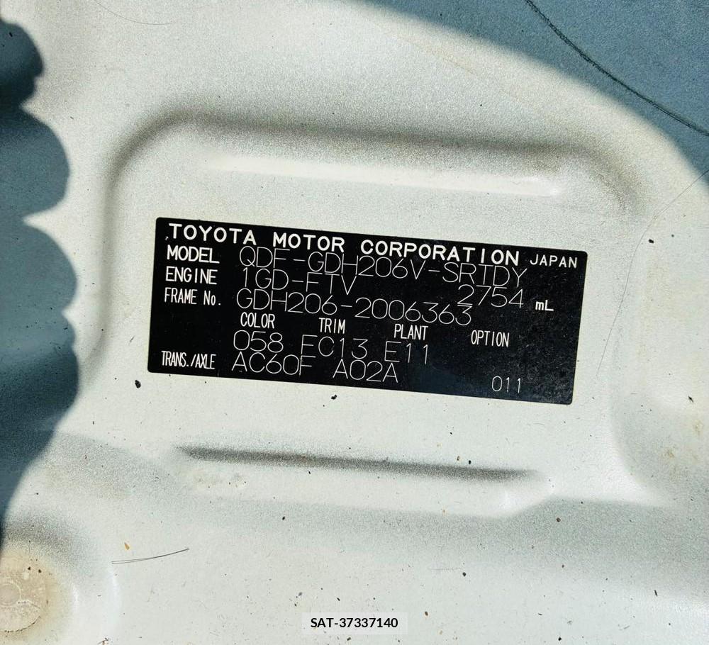 Toyota HIACE VAN 2019-07 8329539-33