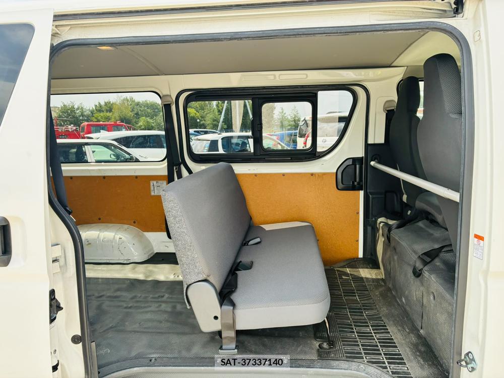 Toyota HIACE VAN 2019-07 8329539-8
