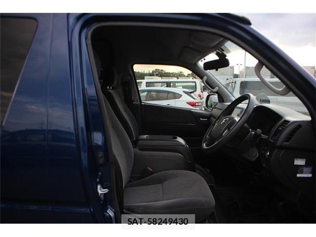 Toyota HIACE VAN 2018-05 8562093-29