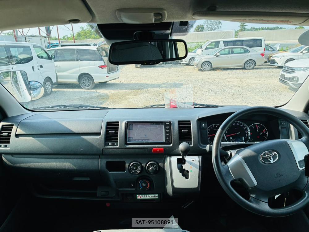 Toyota HIACE VAN 2019-08 8329537-12