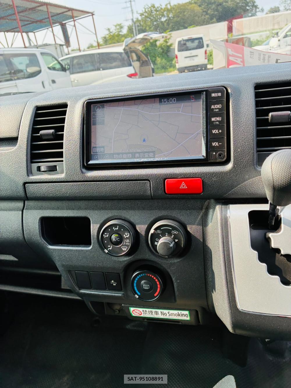 Toyota HIACE VAN 2019-08 8329537-19