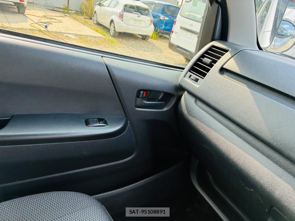 Toyota HIACE VAN 2019-08 8329537-21