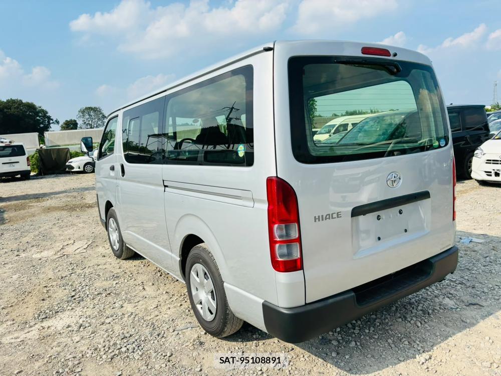 Toyota HIACE VAN 2019-08 8329537-2