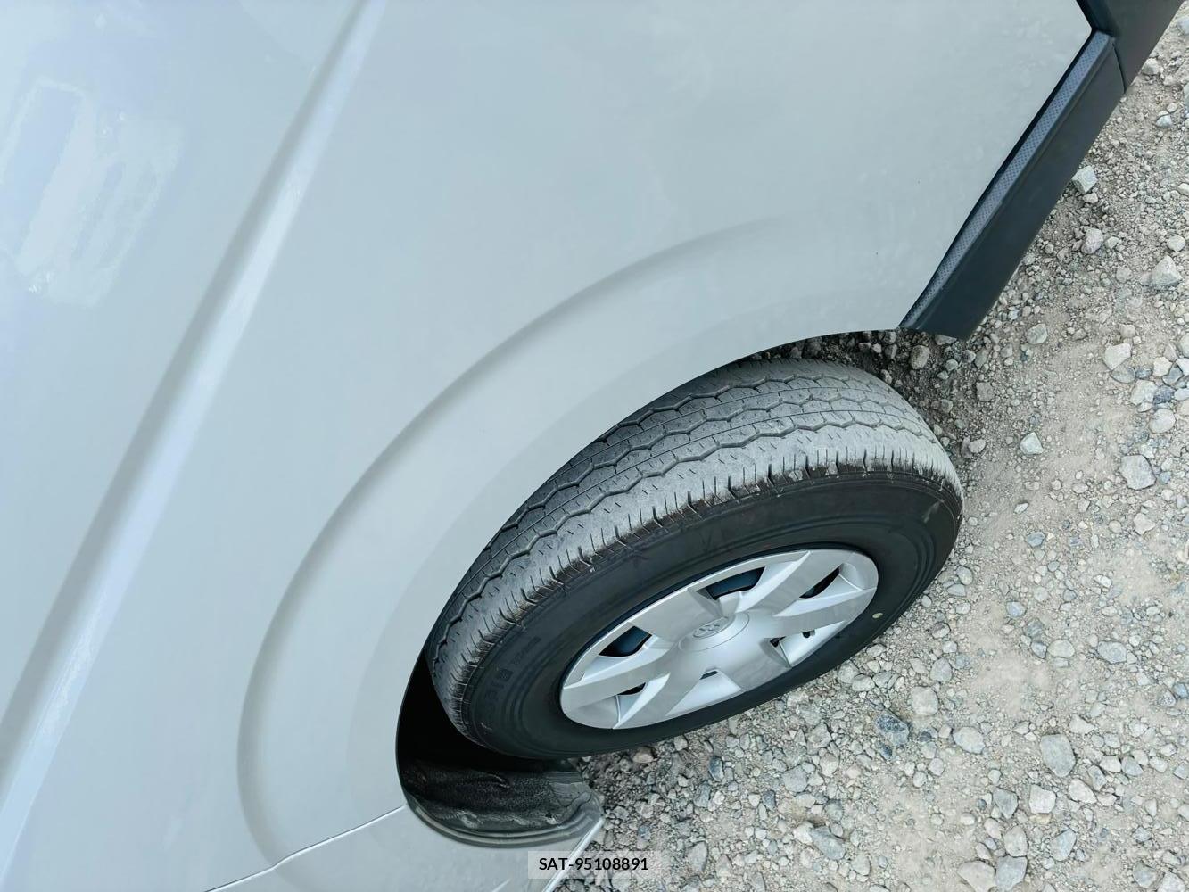 Toyota HIACE VAN 2019-08 8329537-31