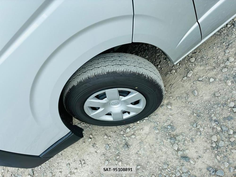 Toyota HIACE VAN 2019-08 8329537-32