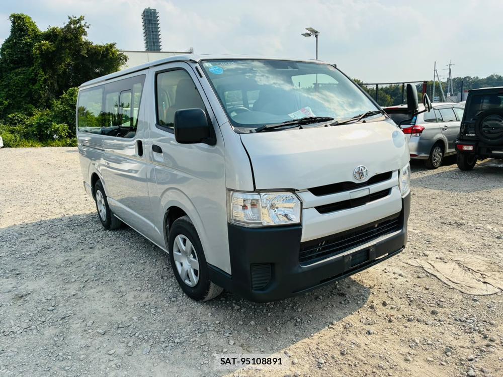 Toyota HIACE VAN 2019-08 8329537-6