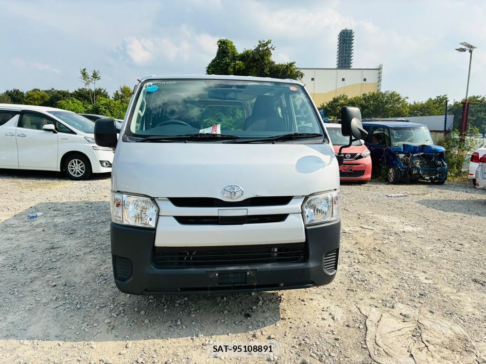 Toyota HIACE VAN 2019-08 8329537-7