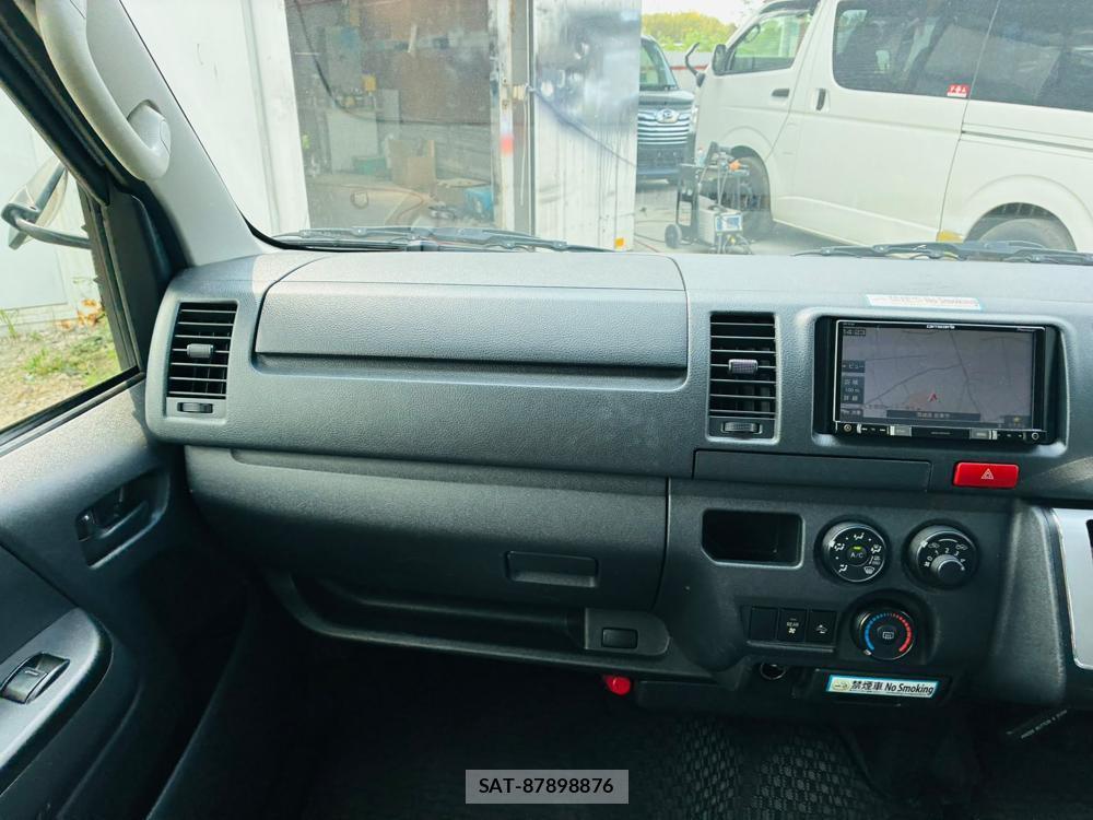 Toyota HIACE VAN 2019-07 8427883-16