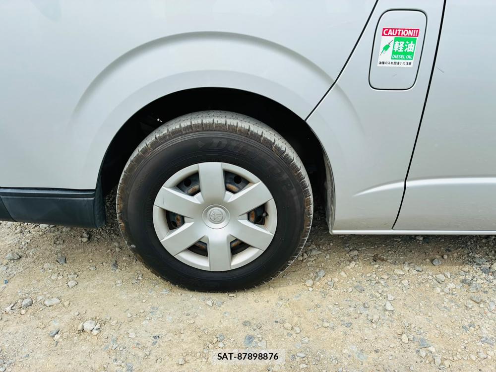 Toyota HIACE VAN 2019-07 8427883-27