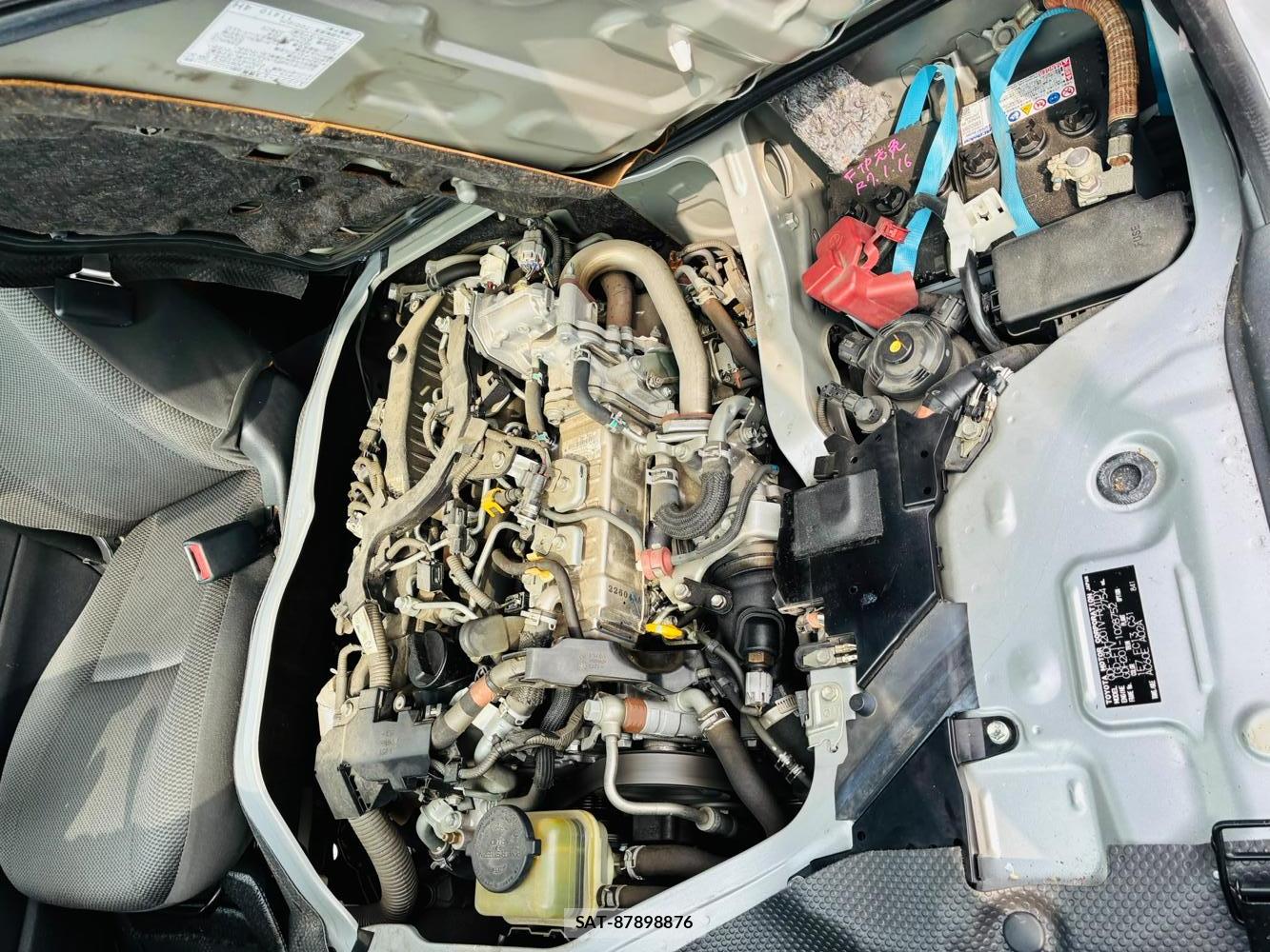 Toyota HIACE VAN 2019-07 8427883-31