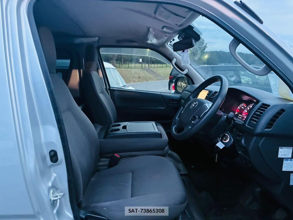 Toyota HIACE VAN 2020-02 8298912-10