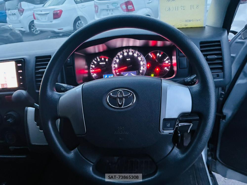 Toyota HIACE VAN 2020-02 8298912-12